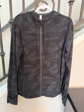 Lululemon Women’s Heritage 365 Camo Deep Coal Multi Hooded Define Jacket *Nulu